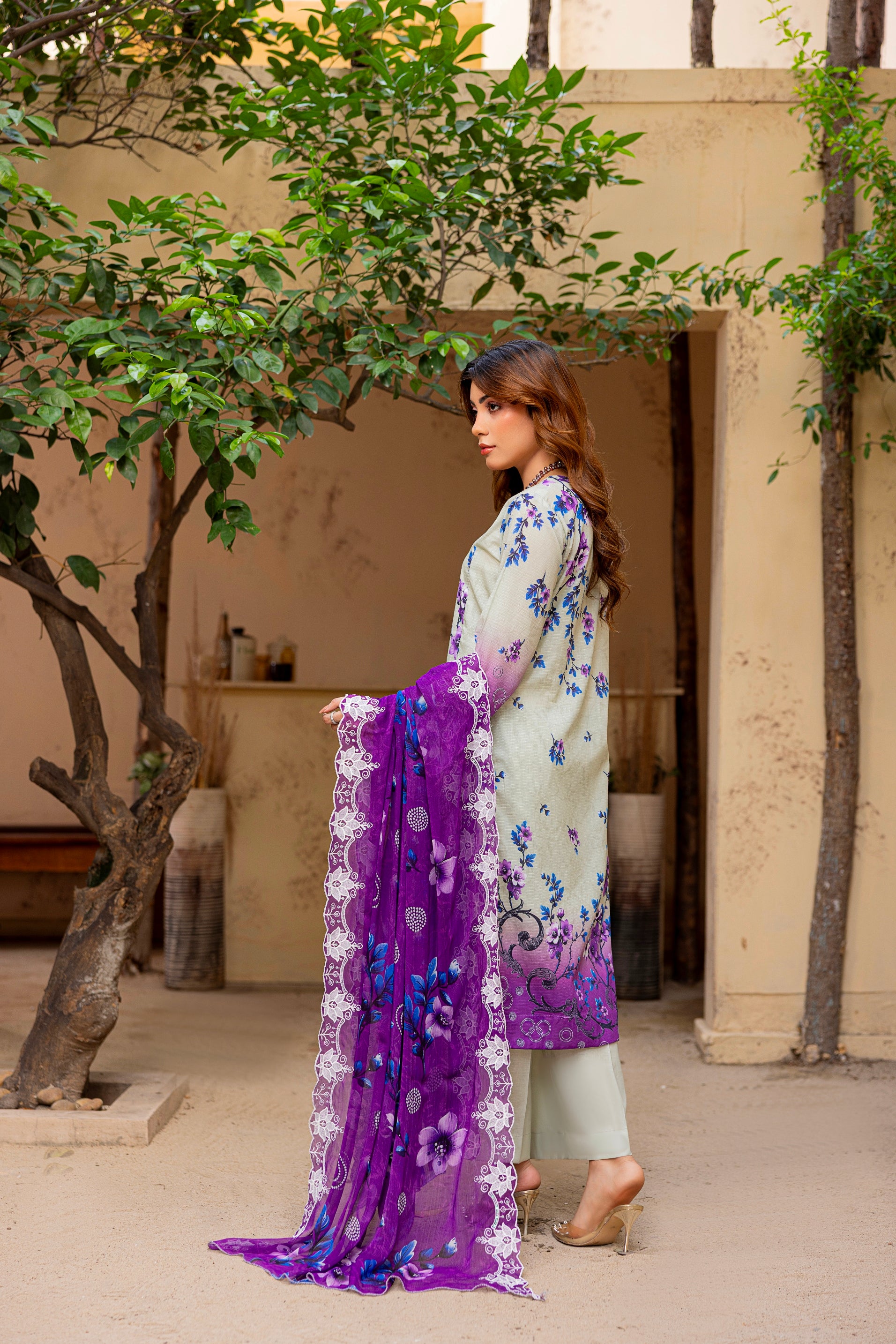 LUXURY EMBROIDERY LAWN
