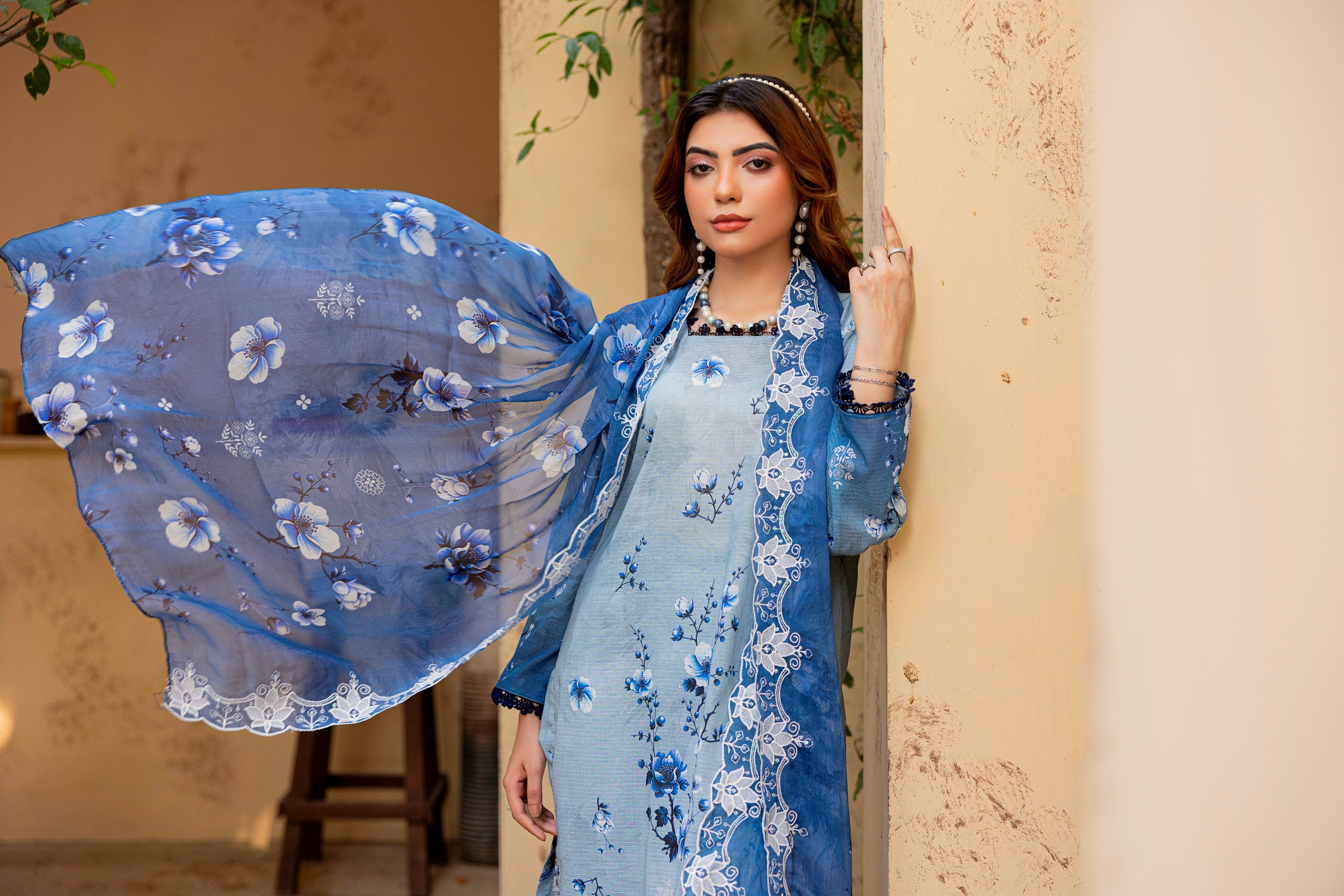 LUXURY EMBROIDERY LAWN