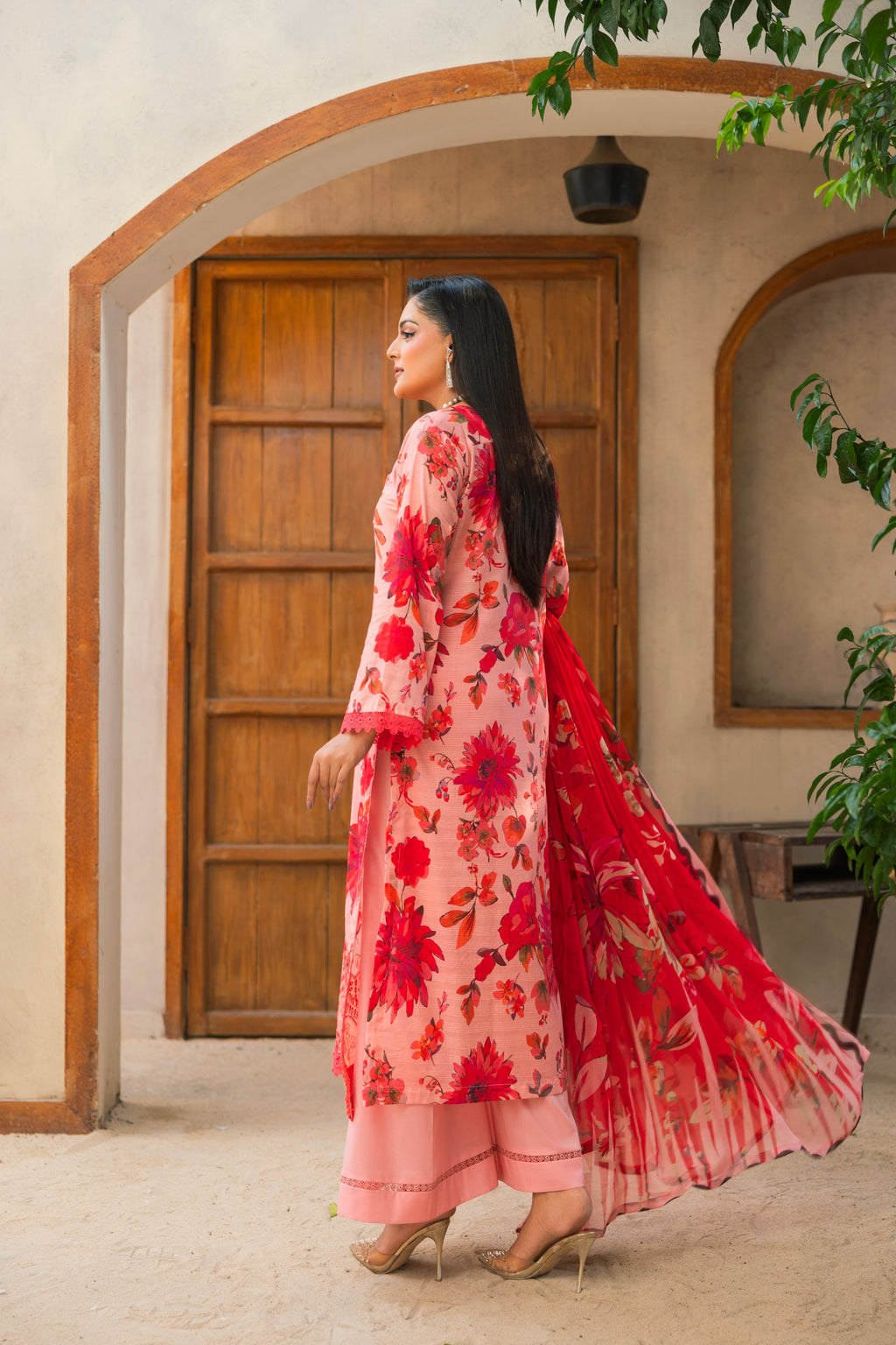 EMBROIDERED LAWN SUIT 3 PIECE