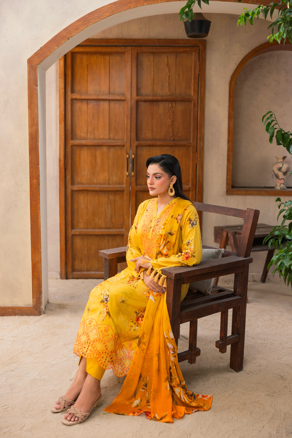 EMBROIDERED DRESS FOR WOMEN