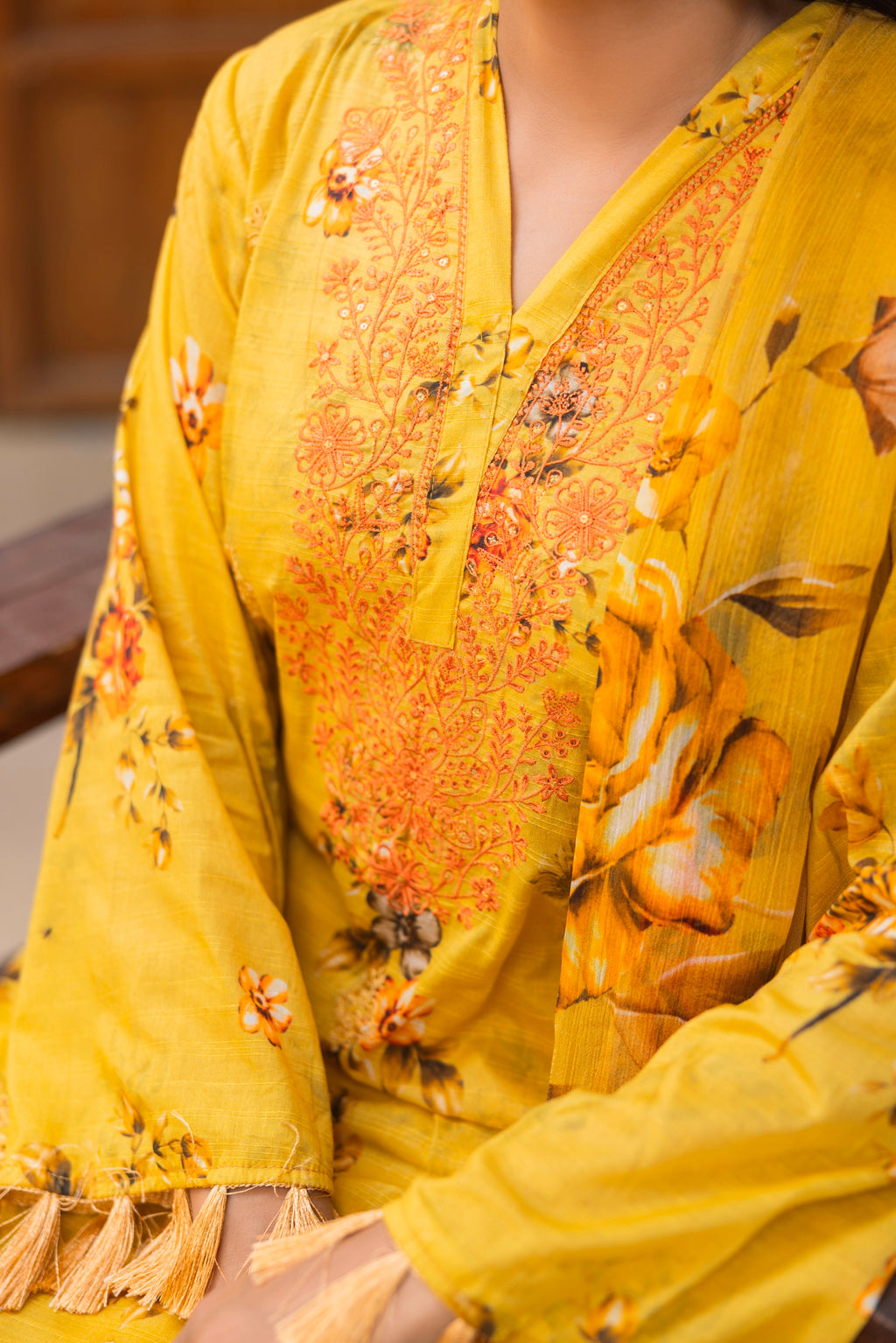 EMBROIDERED DRESS FOR WOMEN