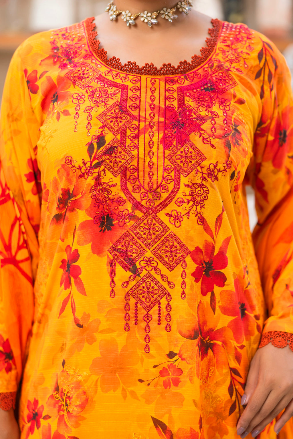 EMBROIDERED 3 PIECE SUIT