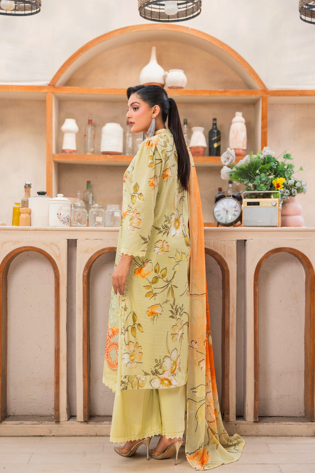 EMBROIDERED 3 PIECE SUIT
