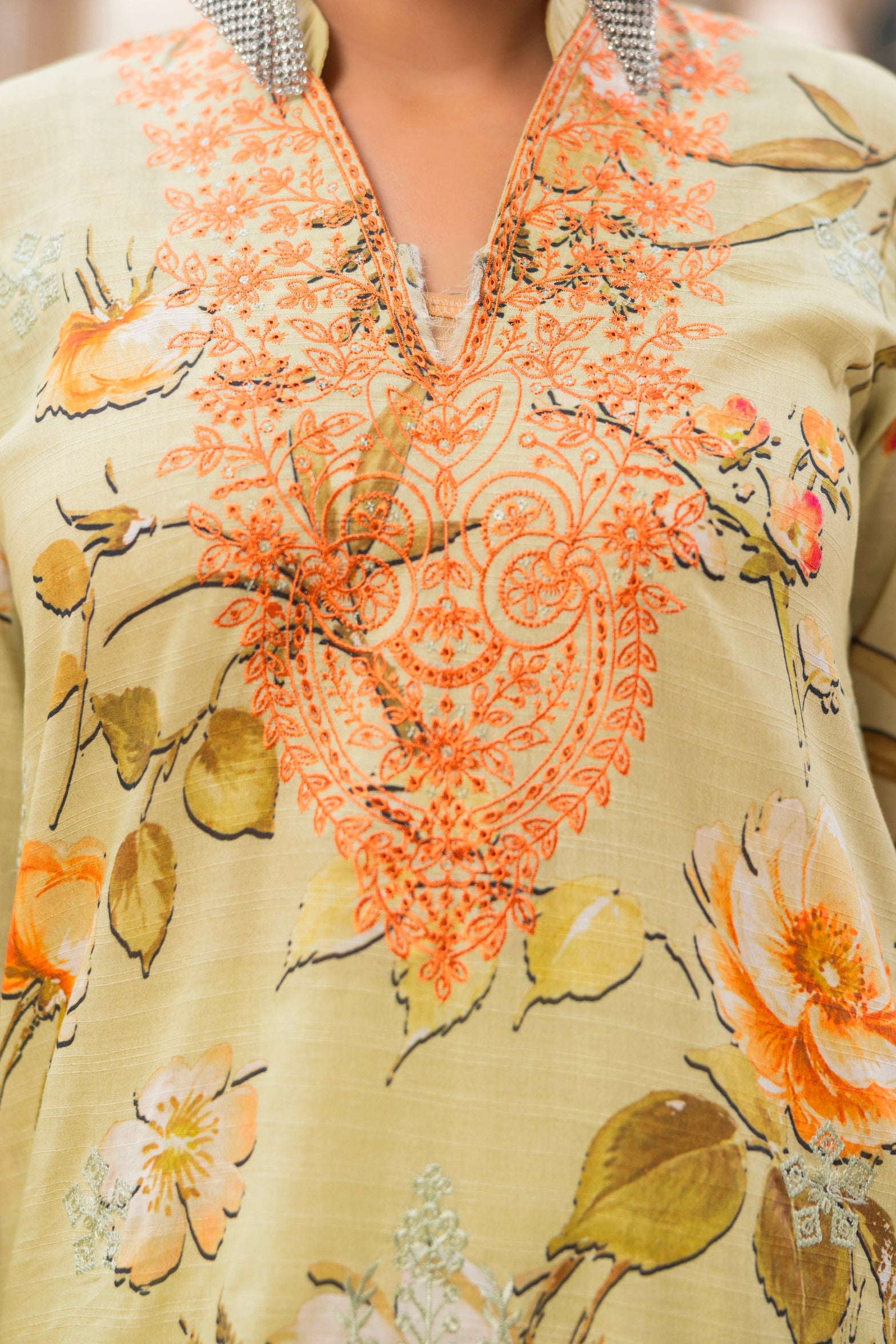 EMBROIDERED 3 PIECE SUIT