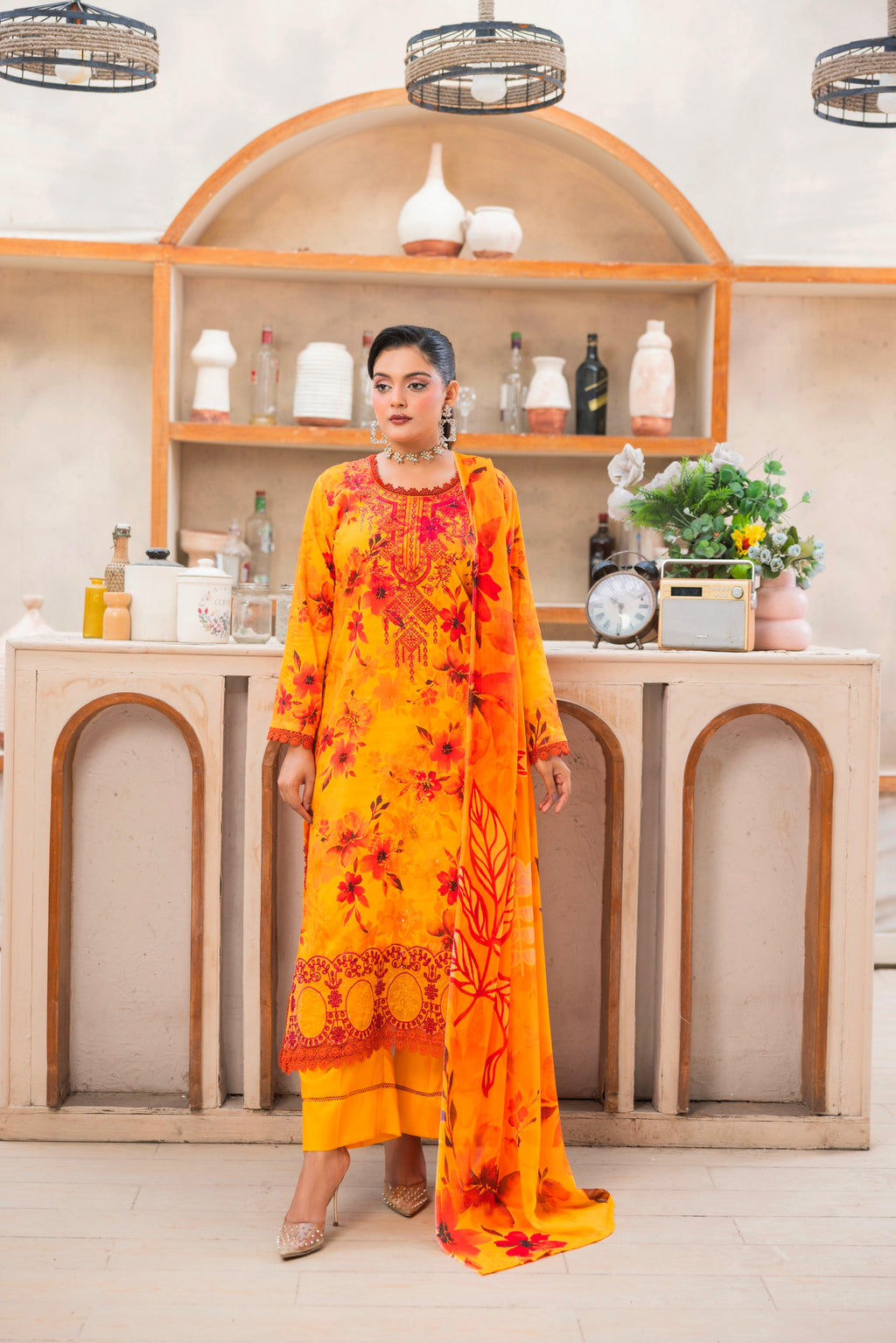 EMBROIDERED 3 PIECE SUIT