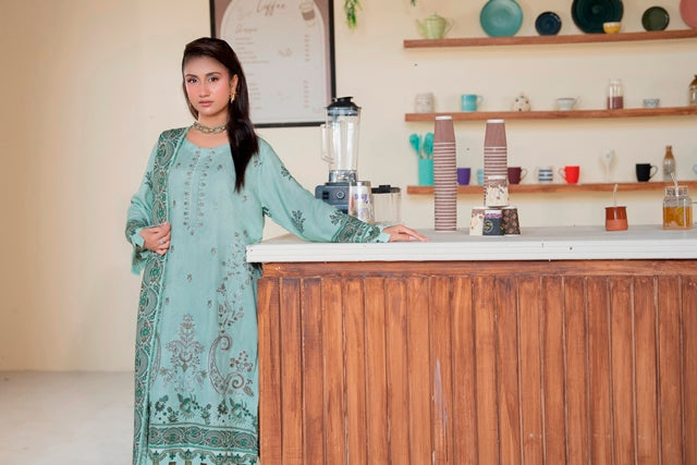 EMBROIDERED 3 PIECE SUIT