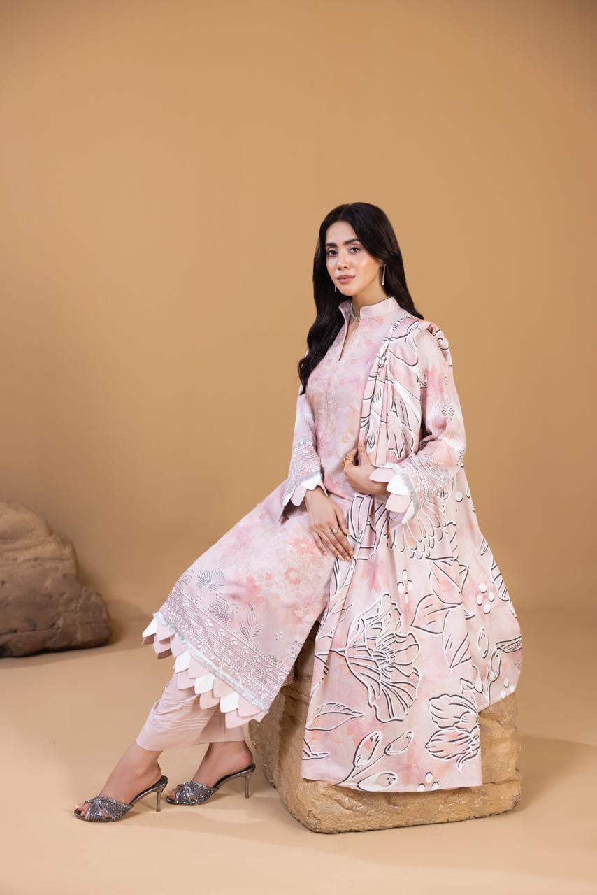 EMBROIDERED 3 PIECE SUIT