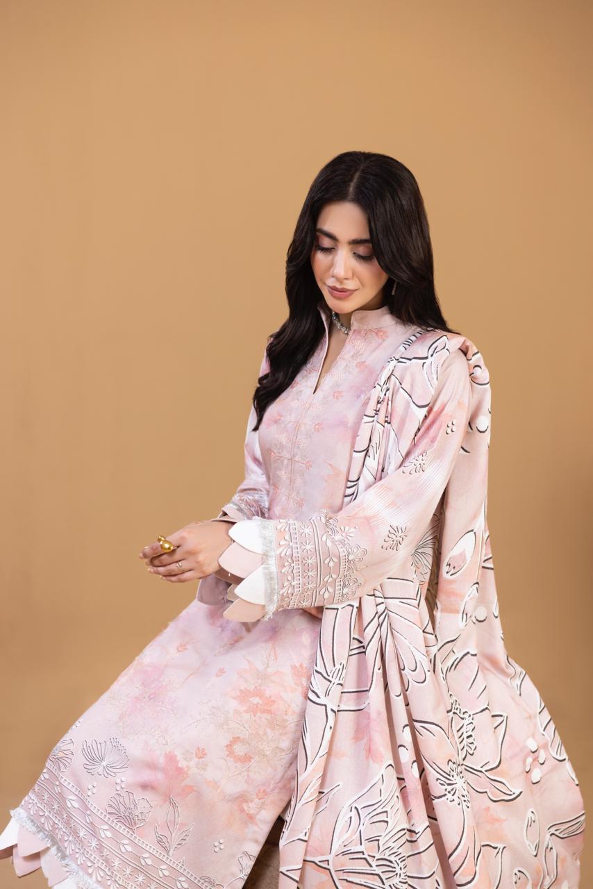 EMBROIDERED 3 PIECE SUIT