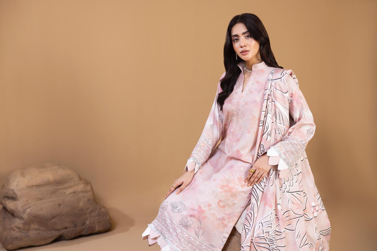 EMBROIDERED 3 PIECE SUIT