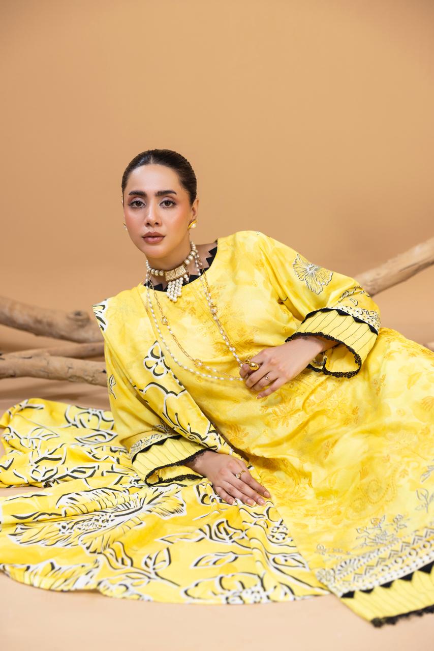 EMBROIDERED 3 PIECE SUIT