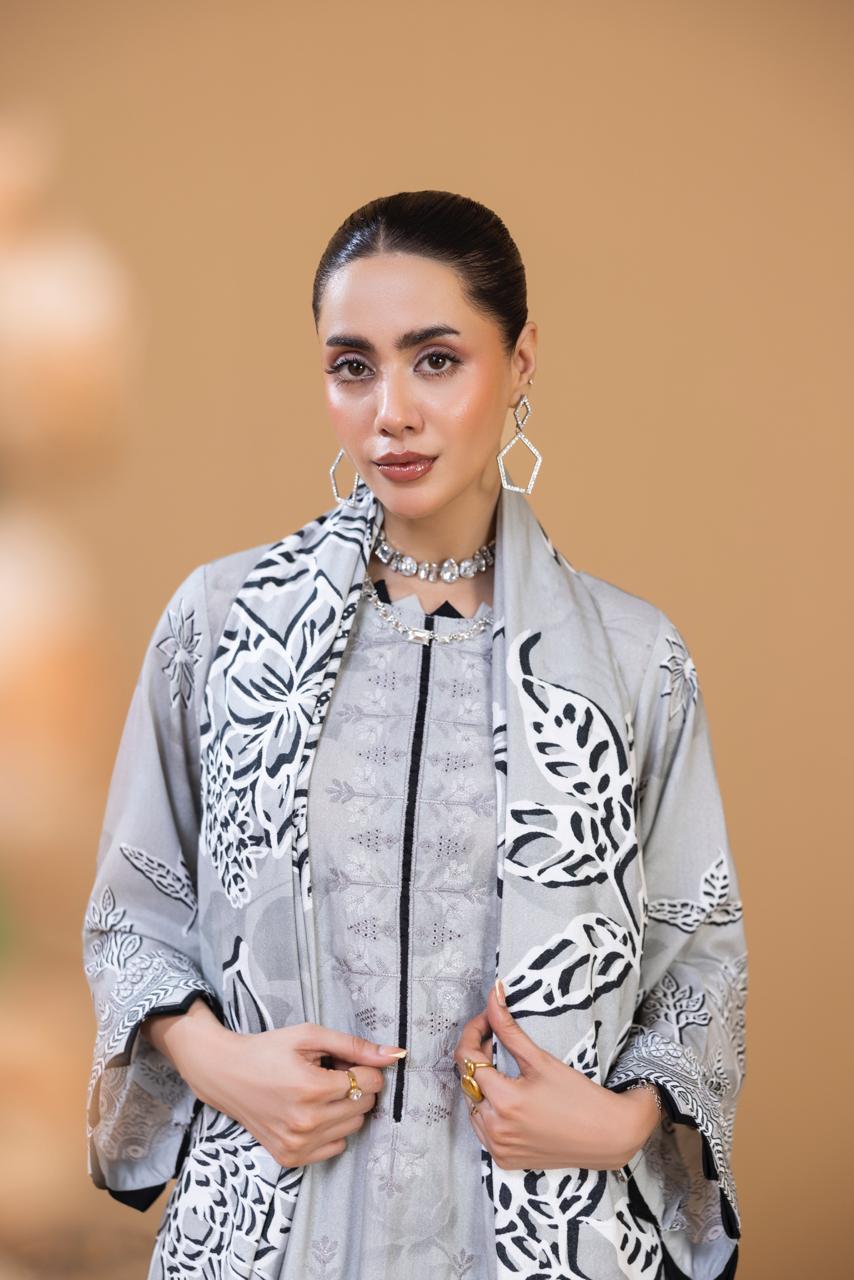 EMBROIDERED 3 PIECE SUIT