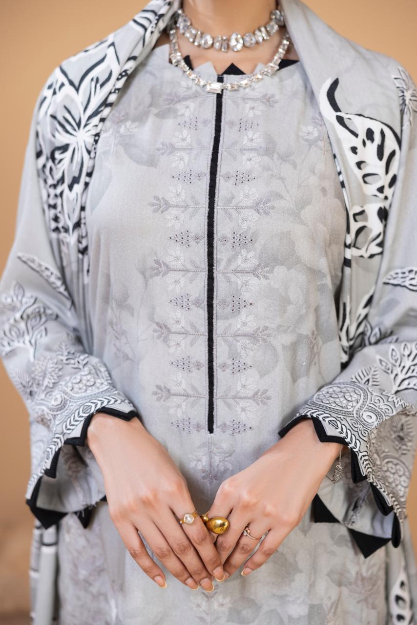 EMBROIDERED 3 PIECE SUIT