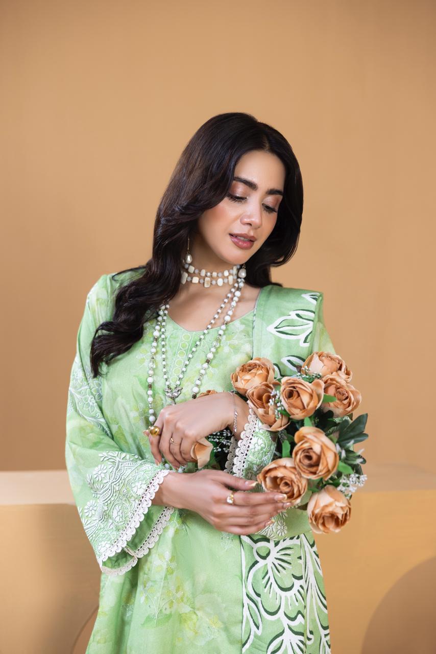 EMBROIDERED 3 PIECE SUIT